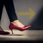 Ženske noge crvene štikle