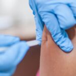 Vakcina u rame injekcija imunizacija